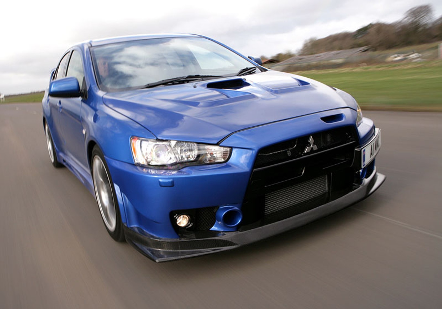 Mitsubishi Lancer Evo X FQ-400: fotogaleria
