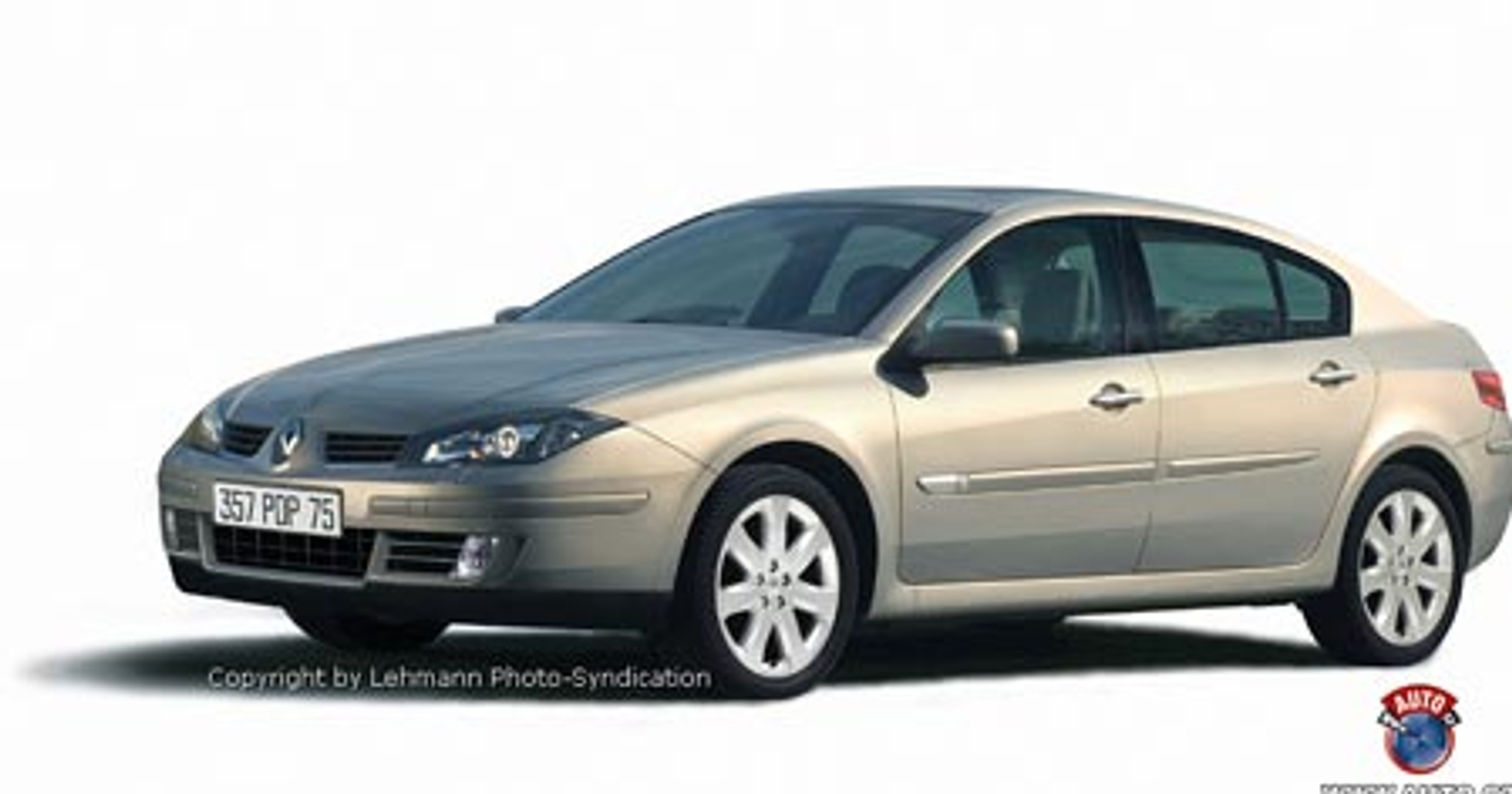 Zdjęcia szpiegowskie: nowy Renault Laguna