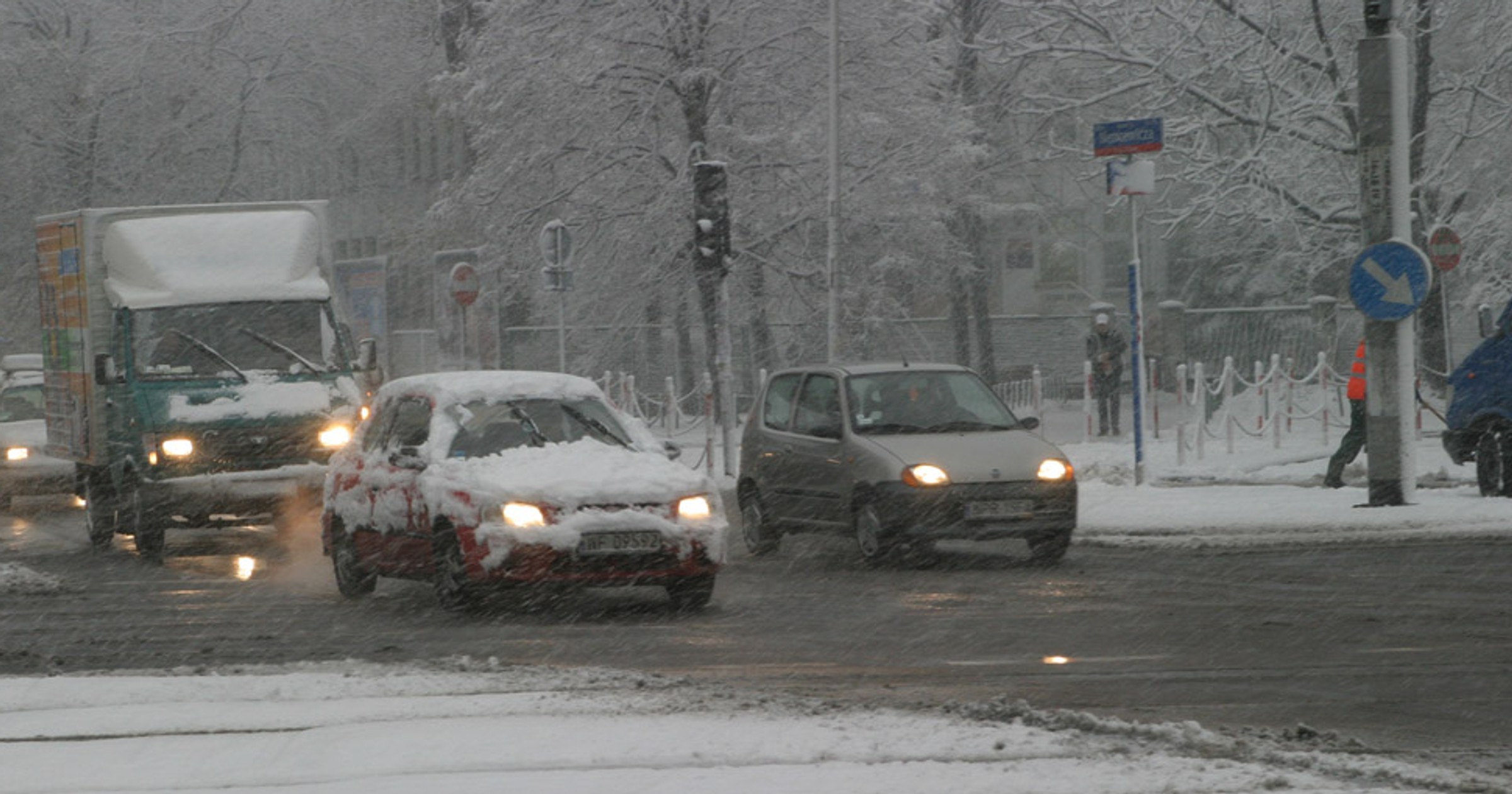 Jak jeżdzić zimą? Wyjaśniamy dlaczego, zima błędów nie wybacza