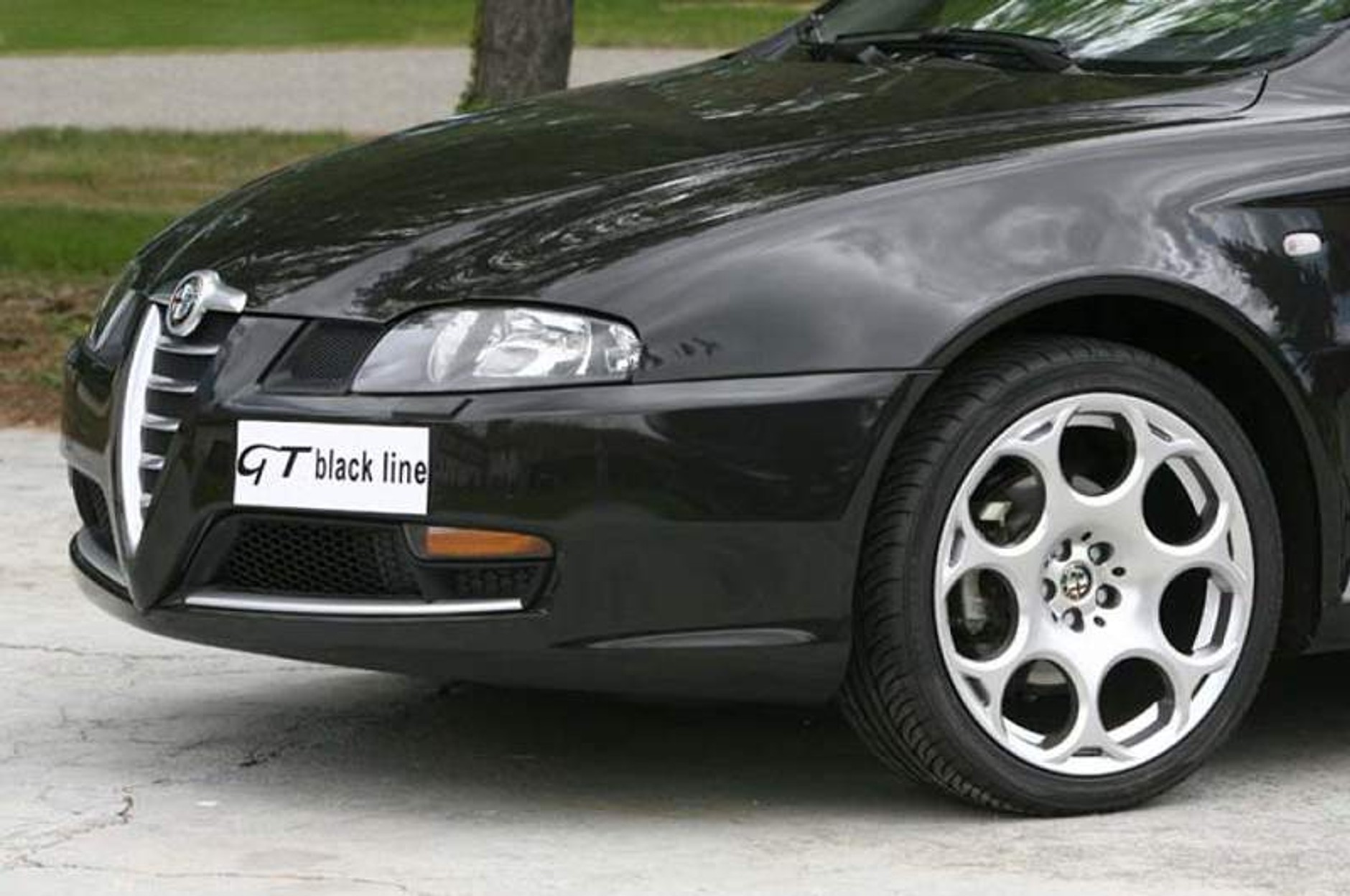 Alfa Romeo GT z pakietem Black Line 2