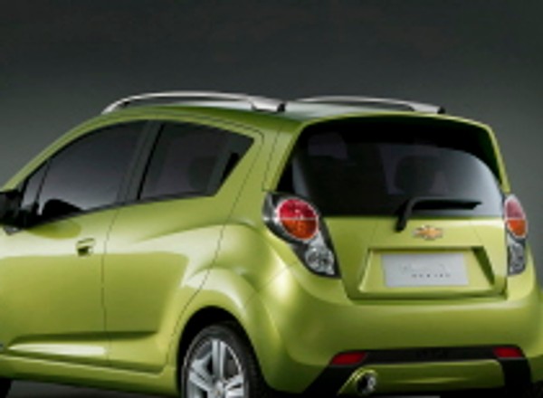 Genewa 2009: Chevrolet Spark, Cruze i supermodne hostessy