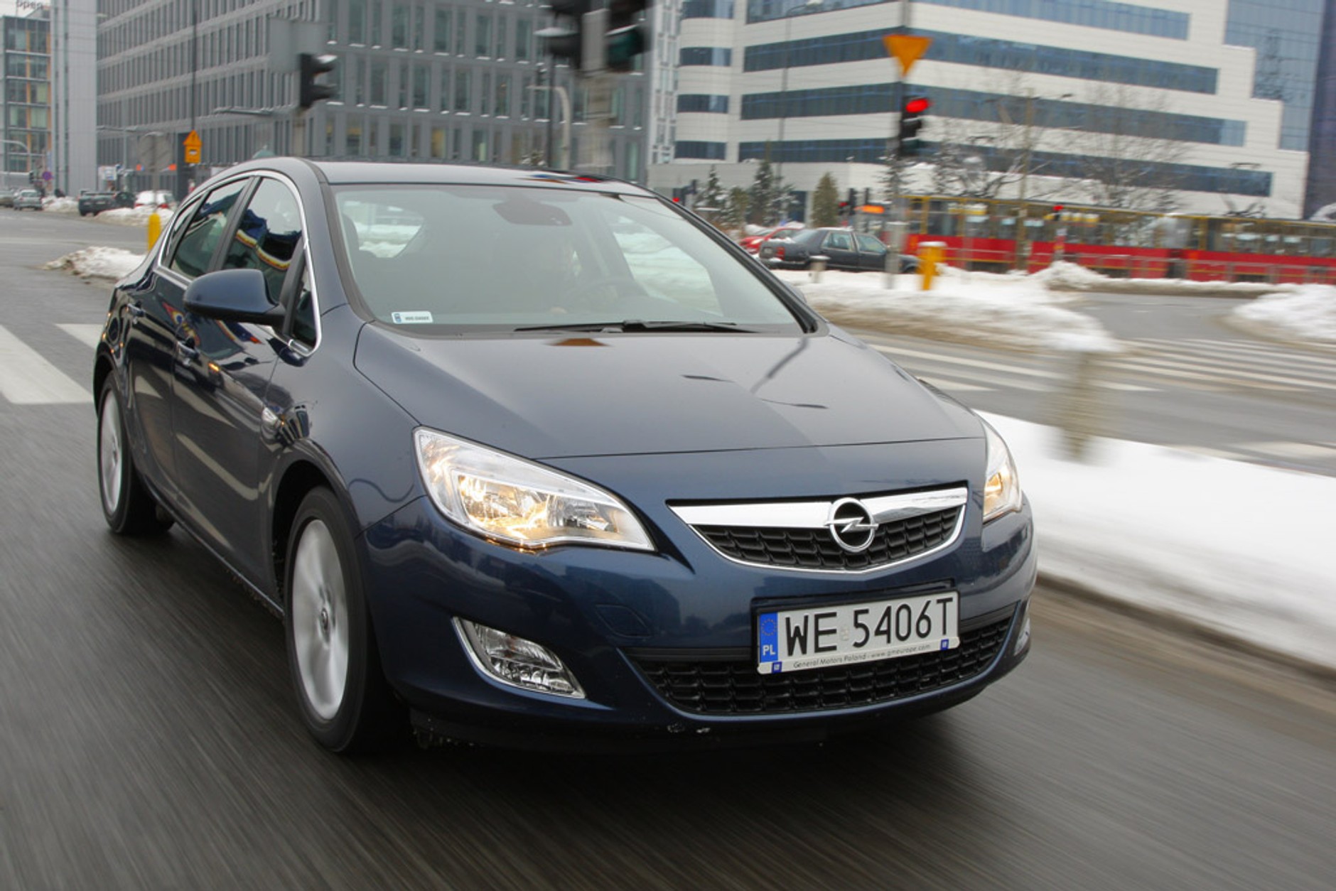 Czy kompaktowy diesel może się opłacać?  Opel Astra 1.6 kontra 1.7 CDTI