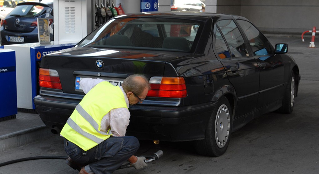 Radzimy, jak wydawać mniej na paliwo? Sprawdzamy kiedy warto zamontować instalację LPG