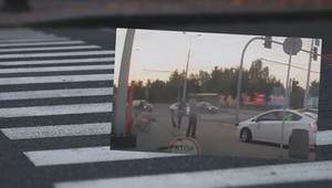 Zwrócił uwagę pieszemu i się zaczęło. Wzięli w dłonie gaz pieprzowy i... hulajnogę