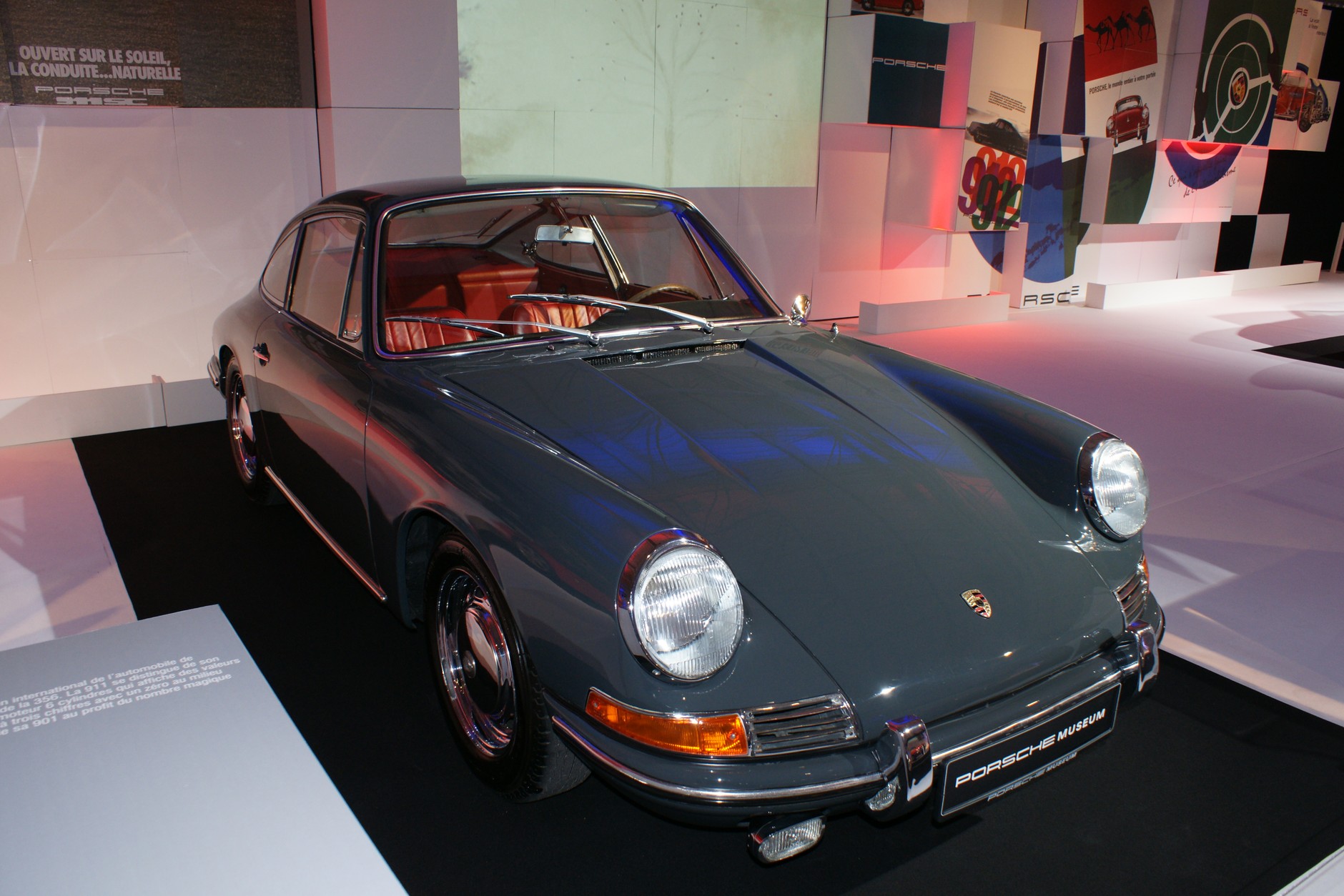 Klasyki i ich reklamy na salonie w Paryżu