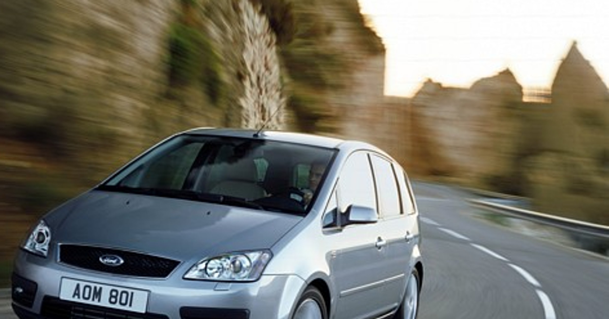 Focus C-Max w salonach