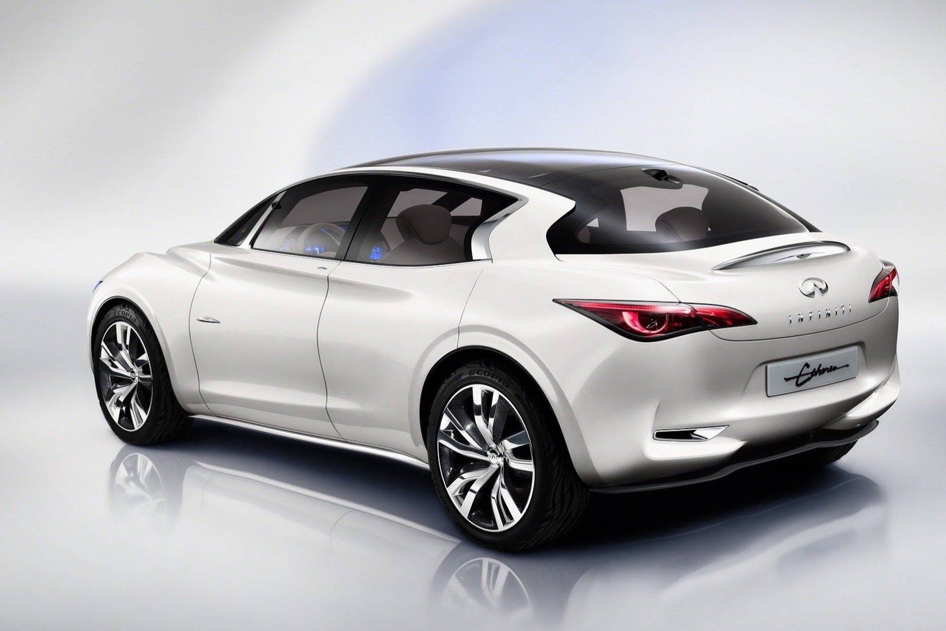 Infiniti Q40 nie z Żerania, ale z brytyjskiego Nissana