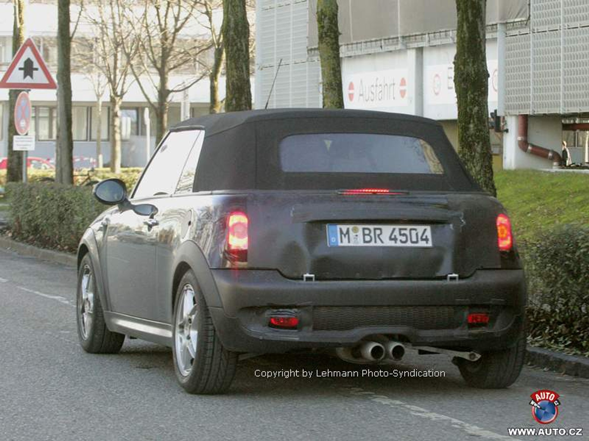 Zdjęcia szpiegowskie: Nowy Mini Cooper Cabrio podczas pierwszej jazdy