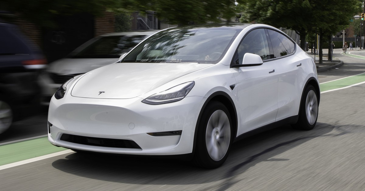 Tesla Model Y: ten model bije rekordy sprzedaży na całym świecie, a i tak firma w wielu krajach drastycznie obniżyła jego ceny.