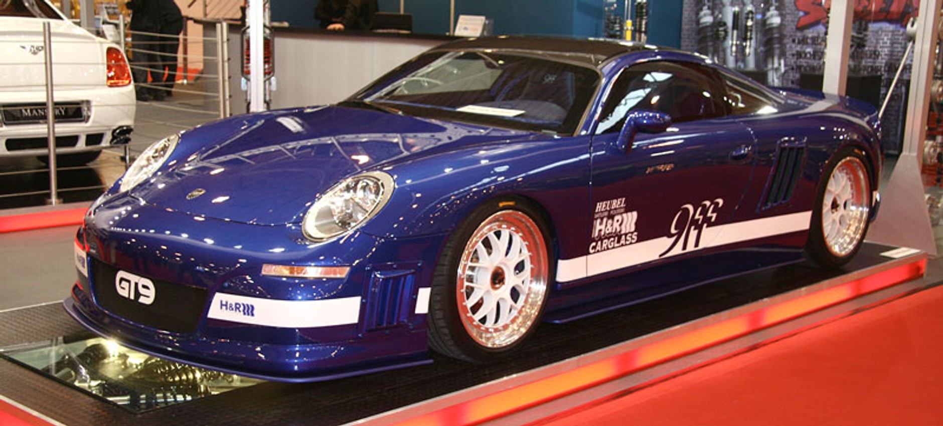 9ff GT9: podrasowane Porsche pokonało Bugatti Veyron