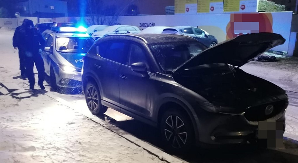 Silnik Mazdy pochodził z auta o tym samym kolorze, ale jednak okazał się kradziony