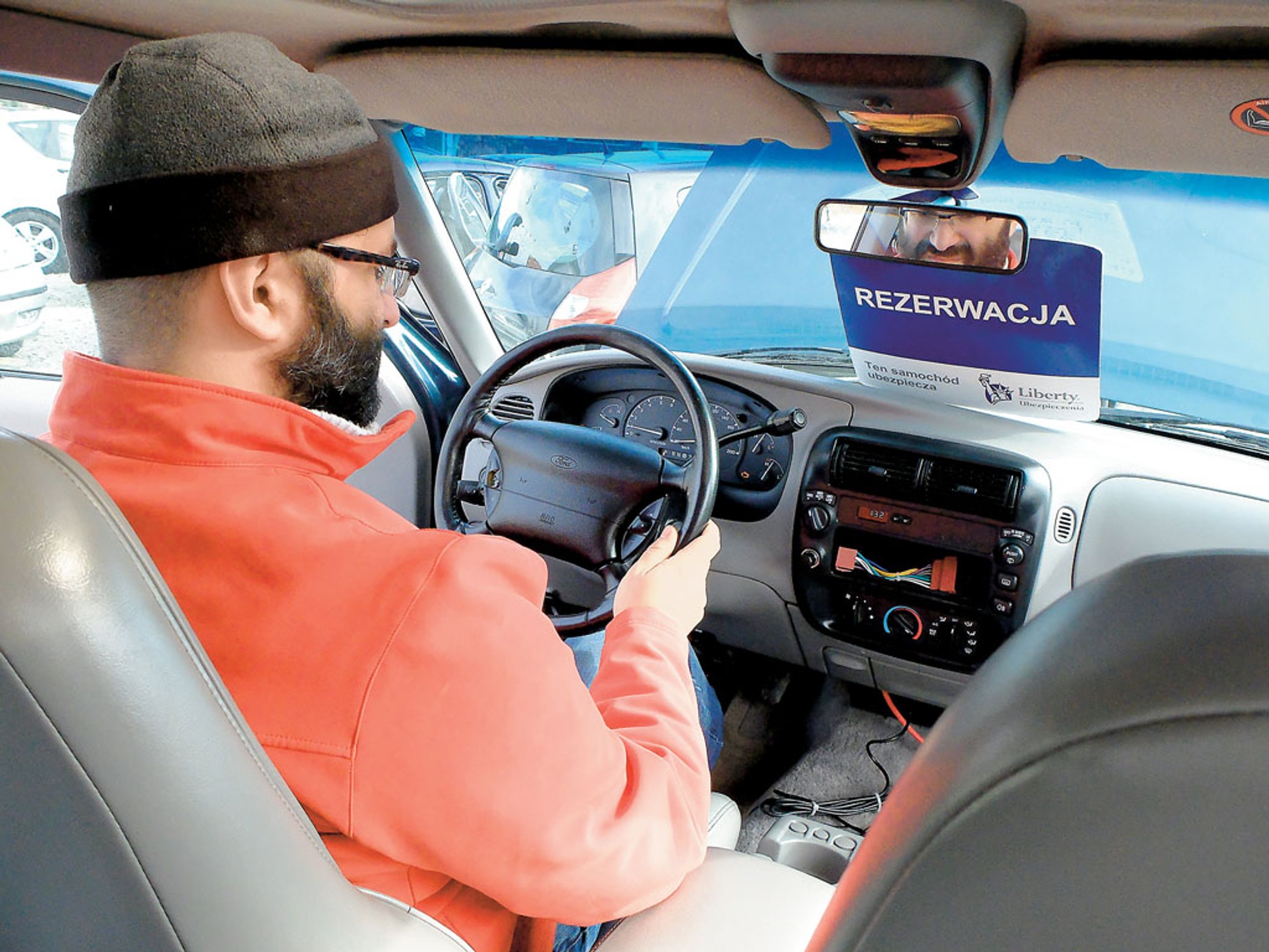 Auto z ogłoszenia - Ford Exploler za 8 000 zł