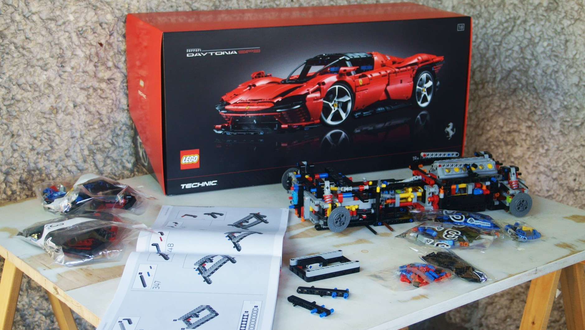 Domowe stanowisko pracy chwilowego "inżyniera" Ferrari