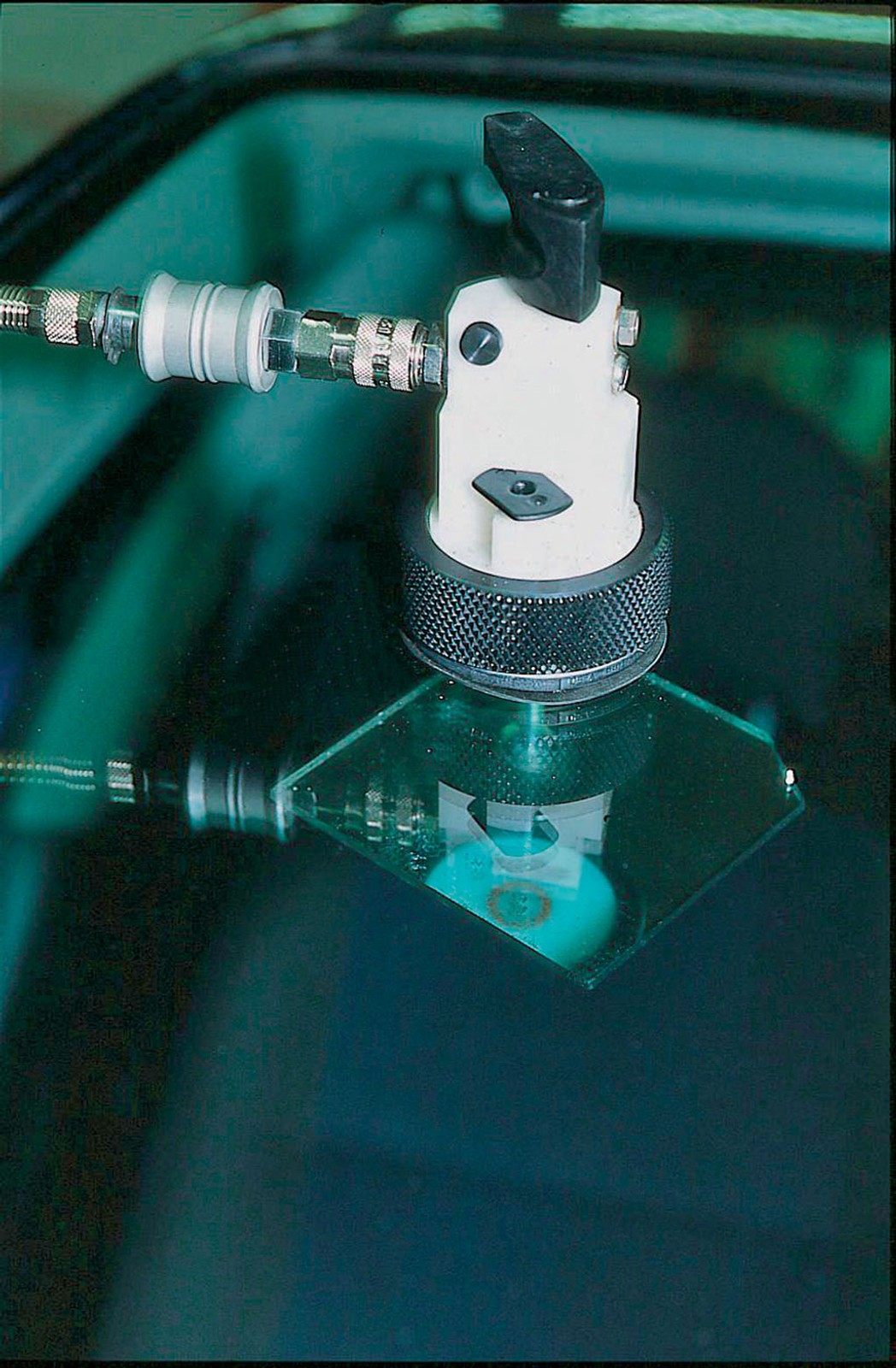 Szybka naprawa uszkodzonej szyby