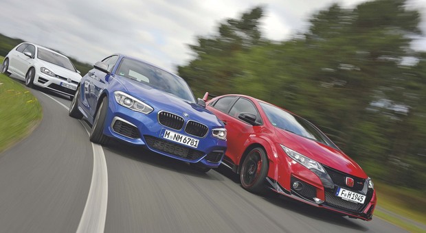 Sportowe kompakty w starciu na torze: Honda Civic Type R Turbo, BMW M135i, VW Golf R