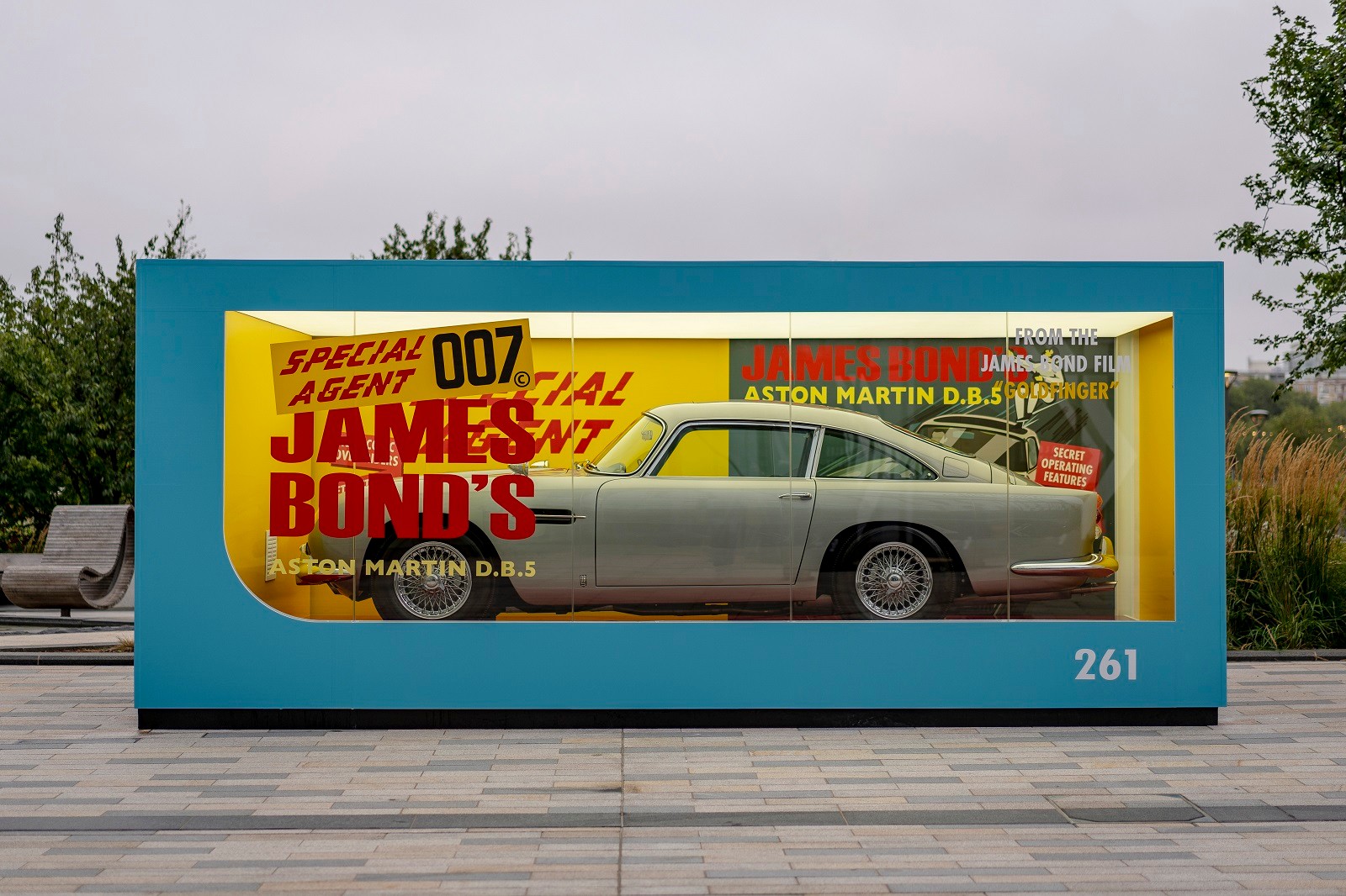 Aston Martin DB5 Jamesa Bonda