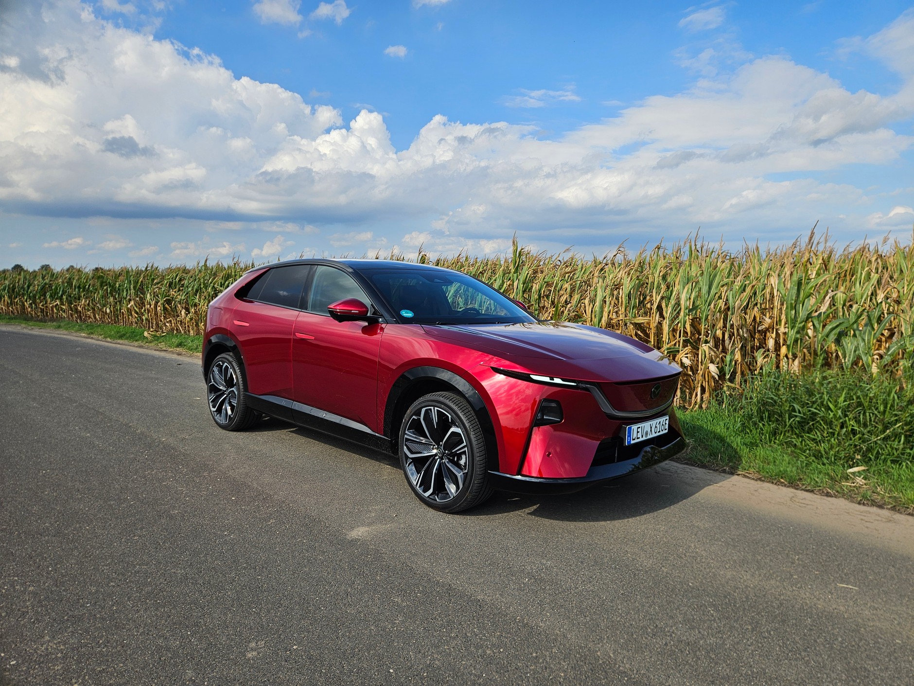 Mazda CX-6e 