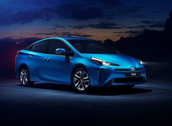 Toyota Prius - kiedyś najpopularniejsza hybryda, dziś prawie się nie sprzedaje. Ale za rok wszystko się może zmienić!