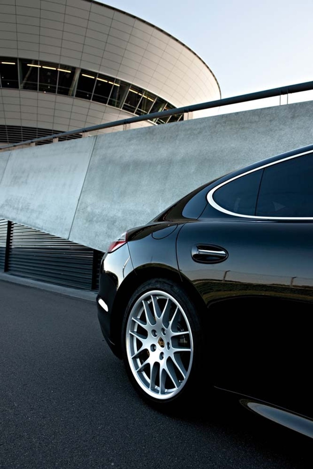 Piękne zdjęcia paskudnego Porsche