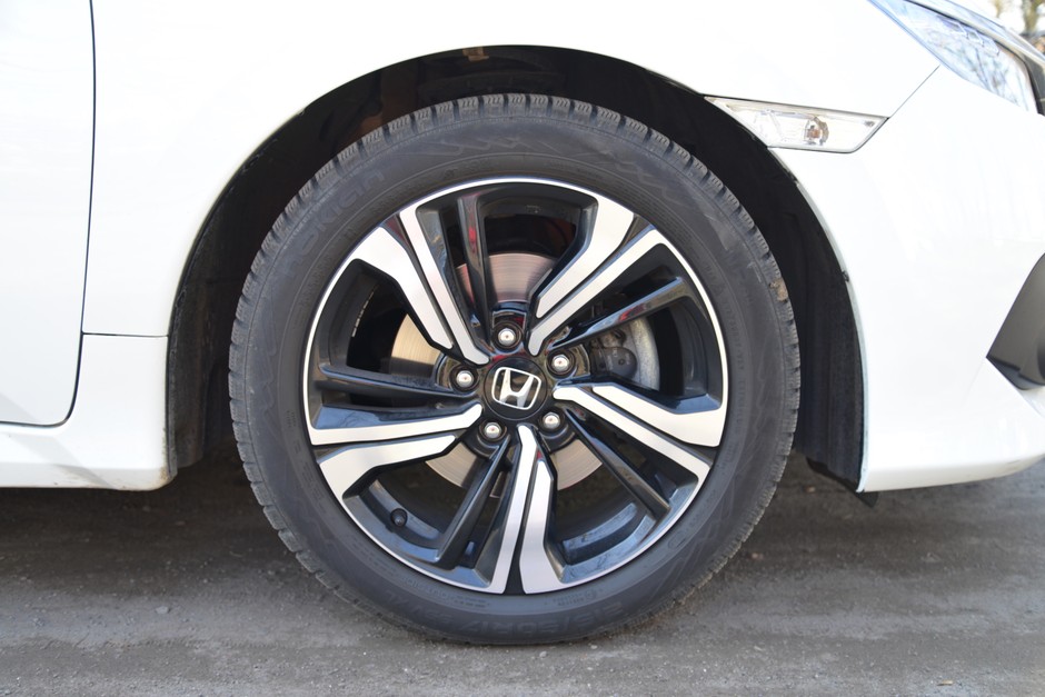 Honda Civic 1.5 VTEC Turbo MT Executive