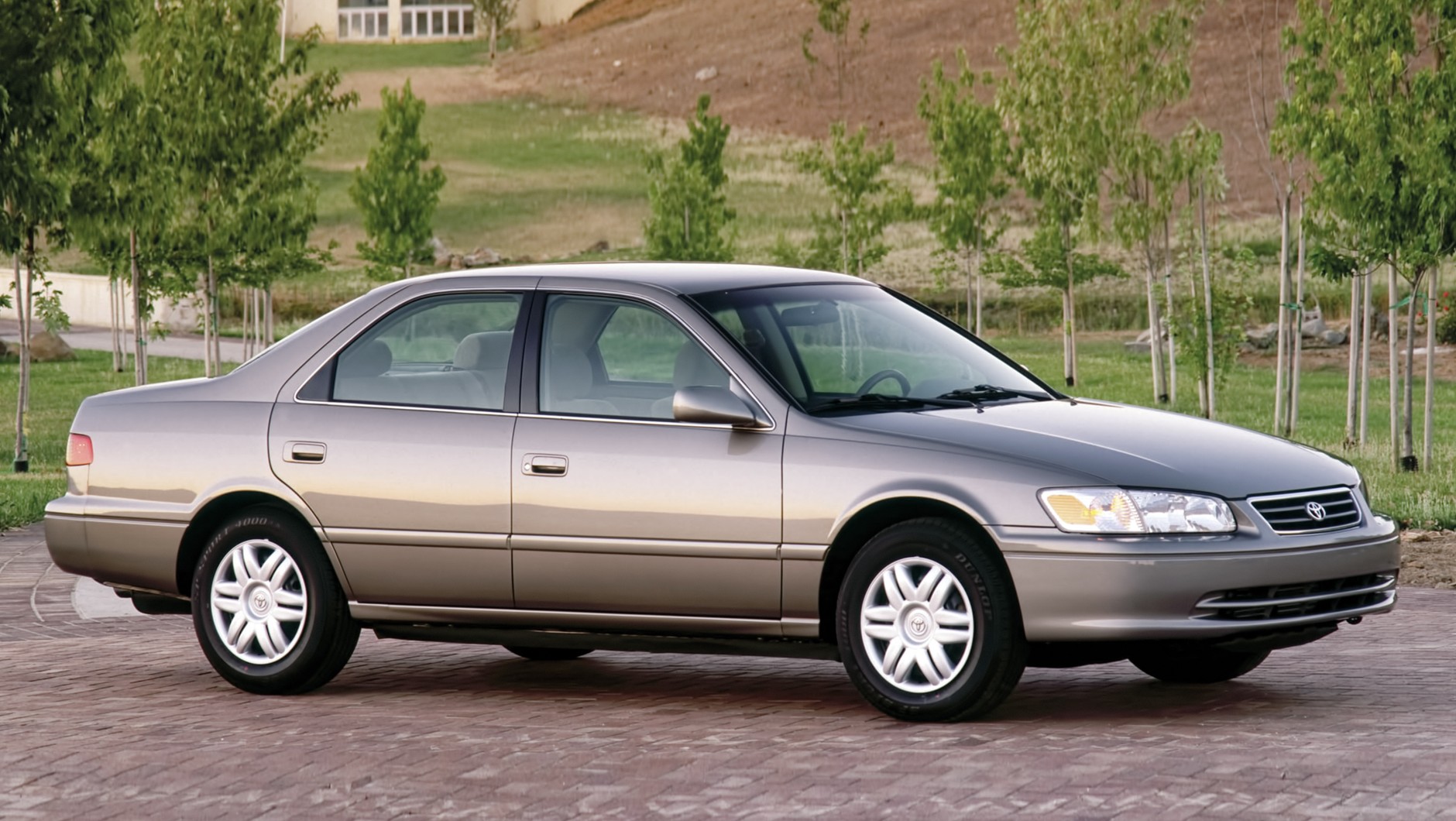 Toyota Camry IV