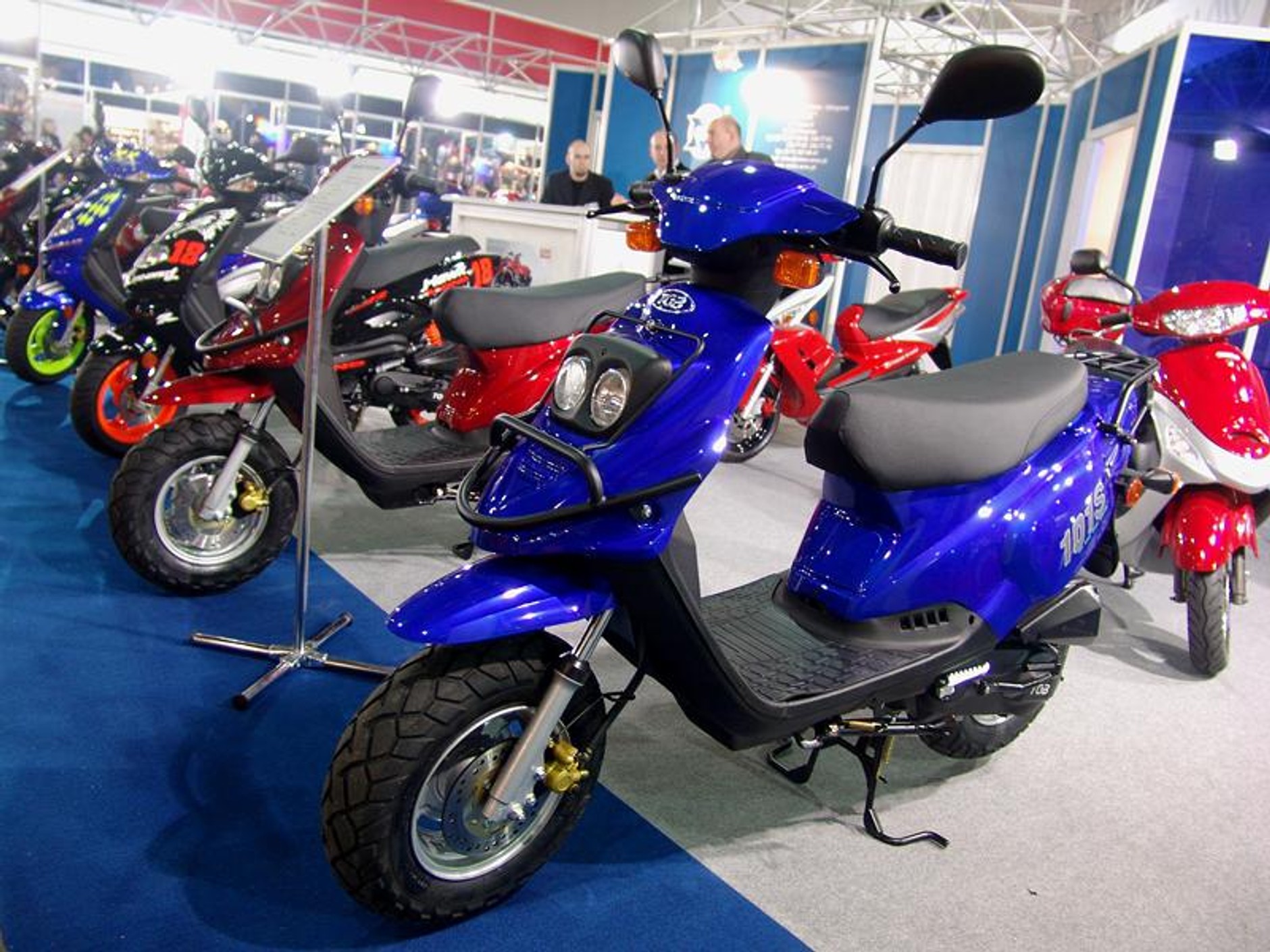 MOTOCYKL-EXPO 2007: cudowne maszyny i piękne dziewczyny (fotogaleria)