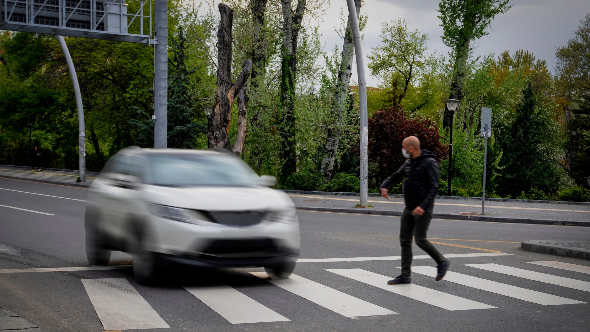 W starciu z SUV-em pieszy ma dużo mniejsze szanse na przeżycie
