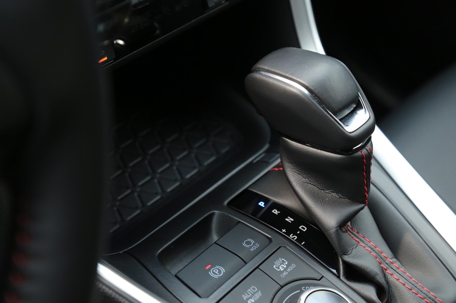 Suzuki Across 2.5 Plug-in Hybrid AWD