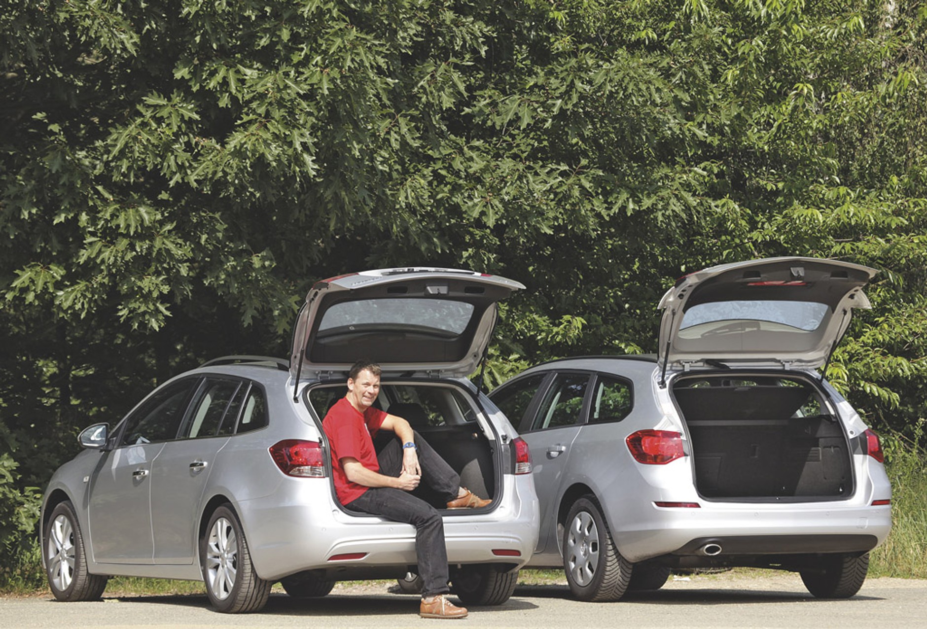 Chevrolet Cruze Kombi kontra Opel Astra Sports Tourer: które kombi jest lepsze