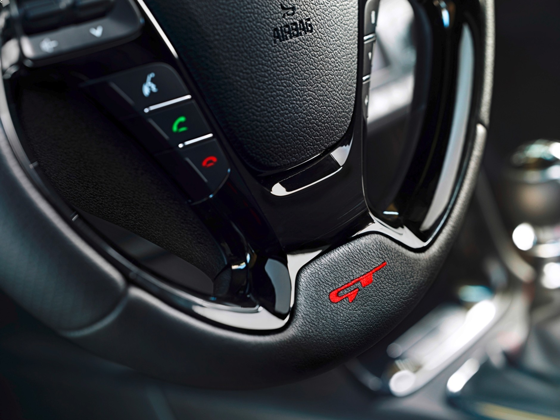 Kia Pro_Cee’d GT atrakcyjniejsza od VW Golfa