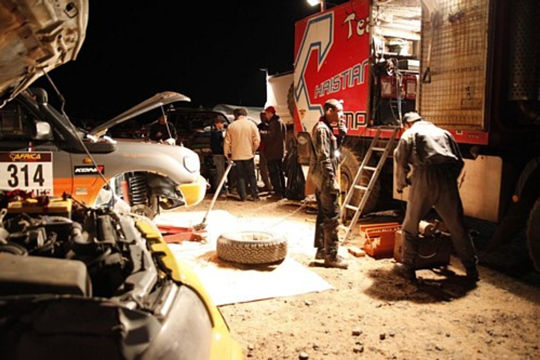 Africa Eco Race już na półmetku