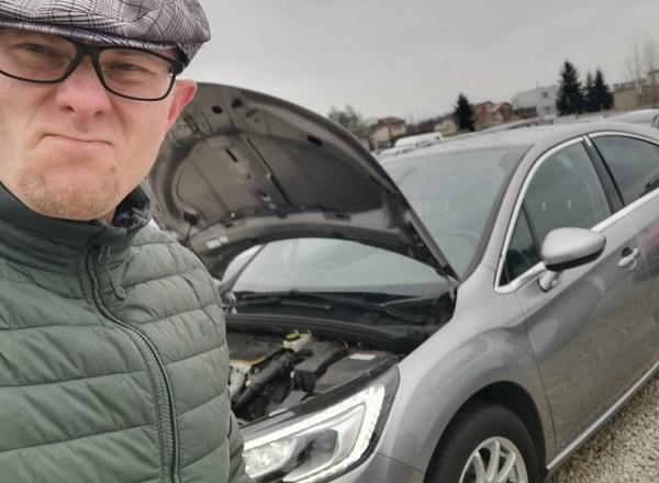 Wzięliśmy 50 tys. zł i pojechaliśmy do Radomia po używany "damski" samochód. Co zastaliśmy?