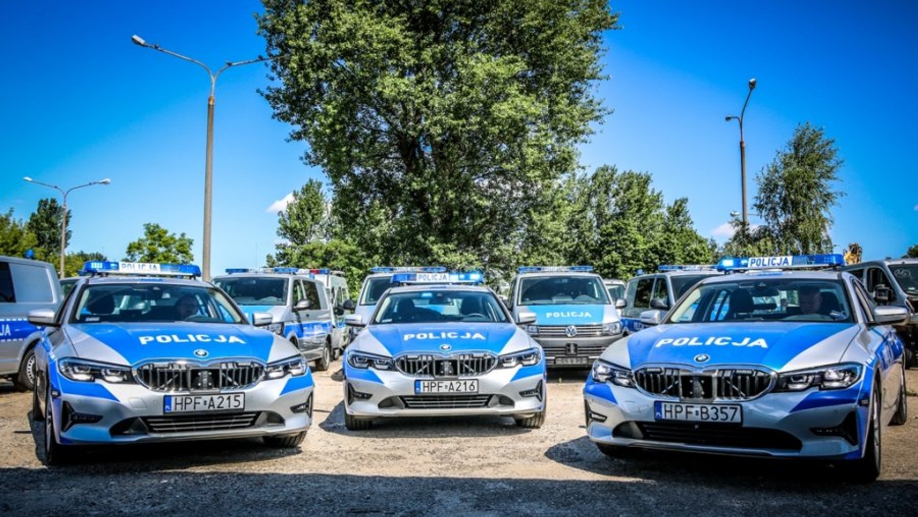 Nowe policyjne BMW 320i