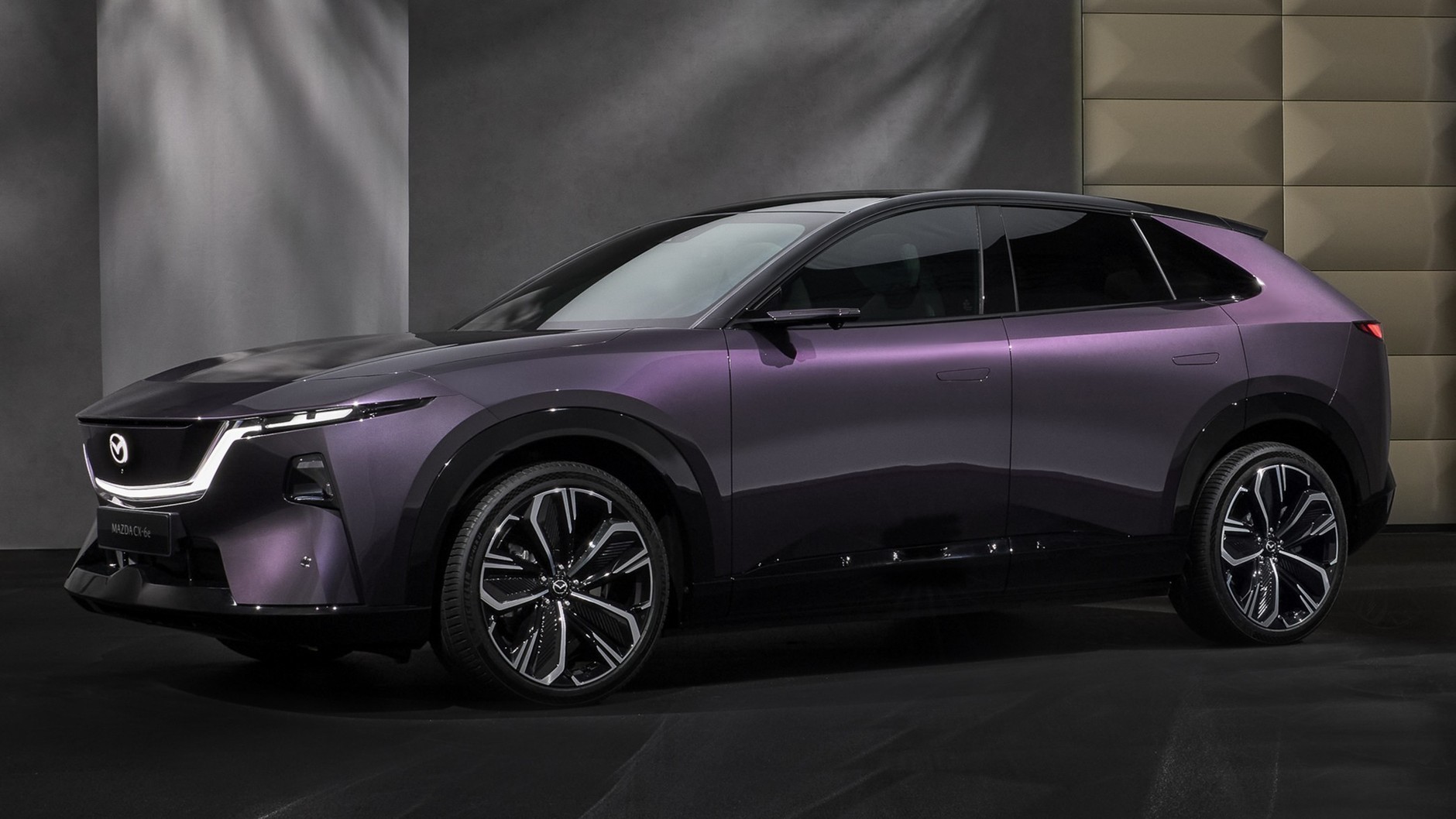 Mazda CX-6e