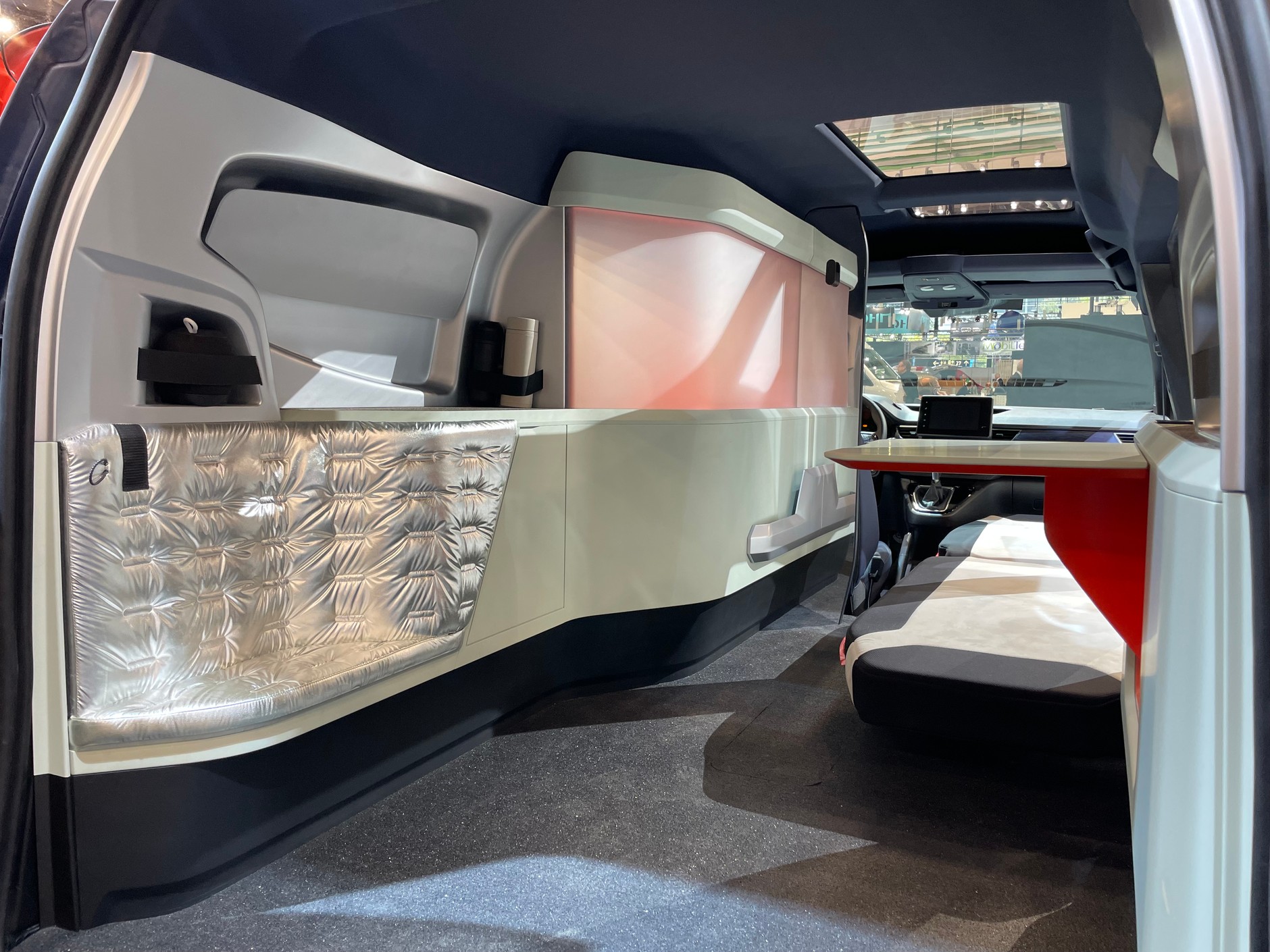 Renault Kangoo Hippie Caviar Motel.