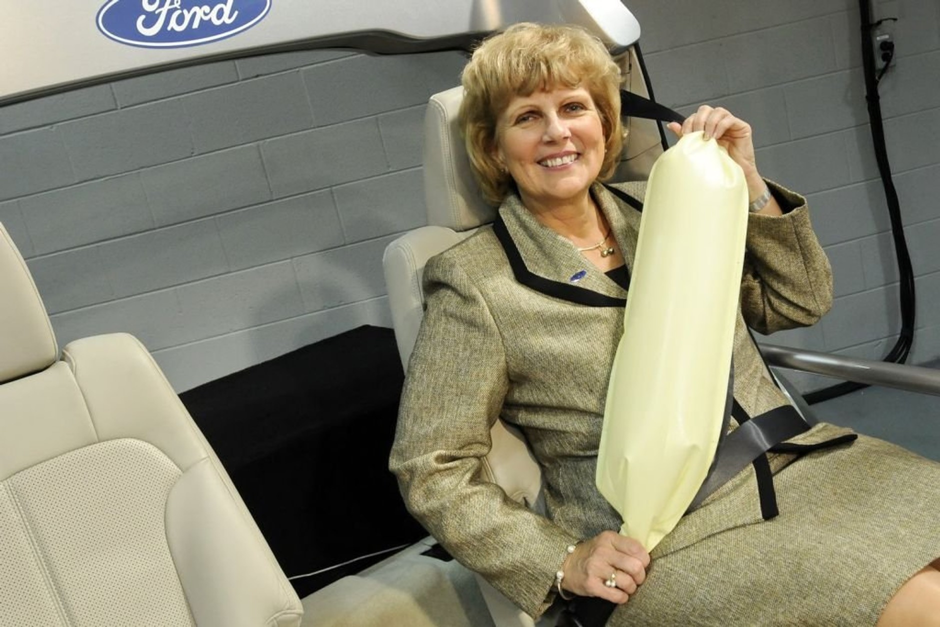 Ford prezentuje pierwsze nadmuchiwane pasy bezpieczeństwa