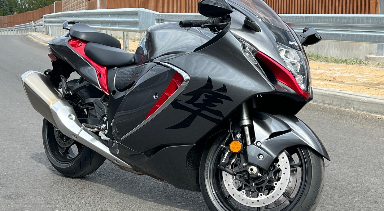 Czy Suzuki Hayabusa stanie się ostatnim samurajem? Oby nie, bo gwarantuje prawdziwą frajdę z jazdy