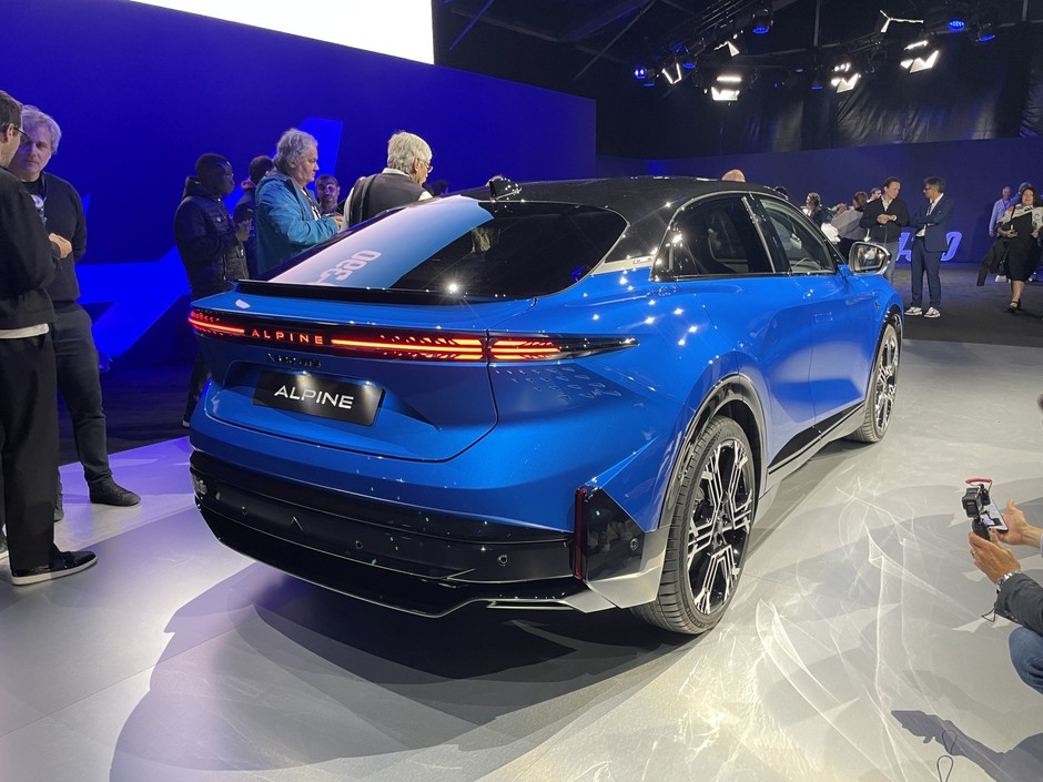 Alpine A390