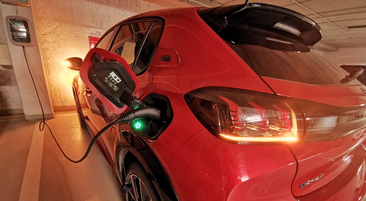 Nowe auto elektryczne w leasingu za 173 zł miesięcznie. To już się dzieje we Francji