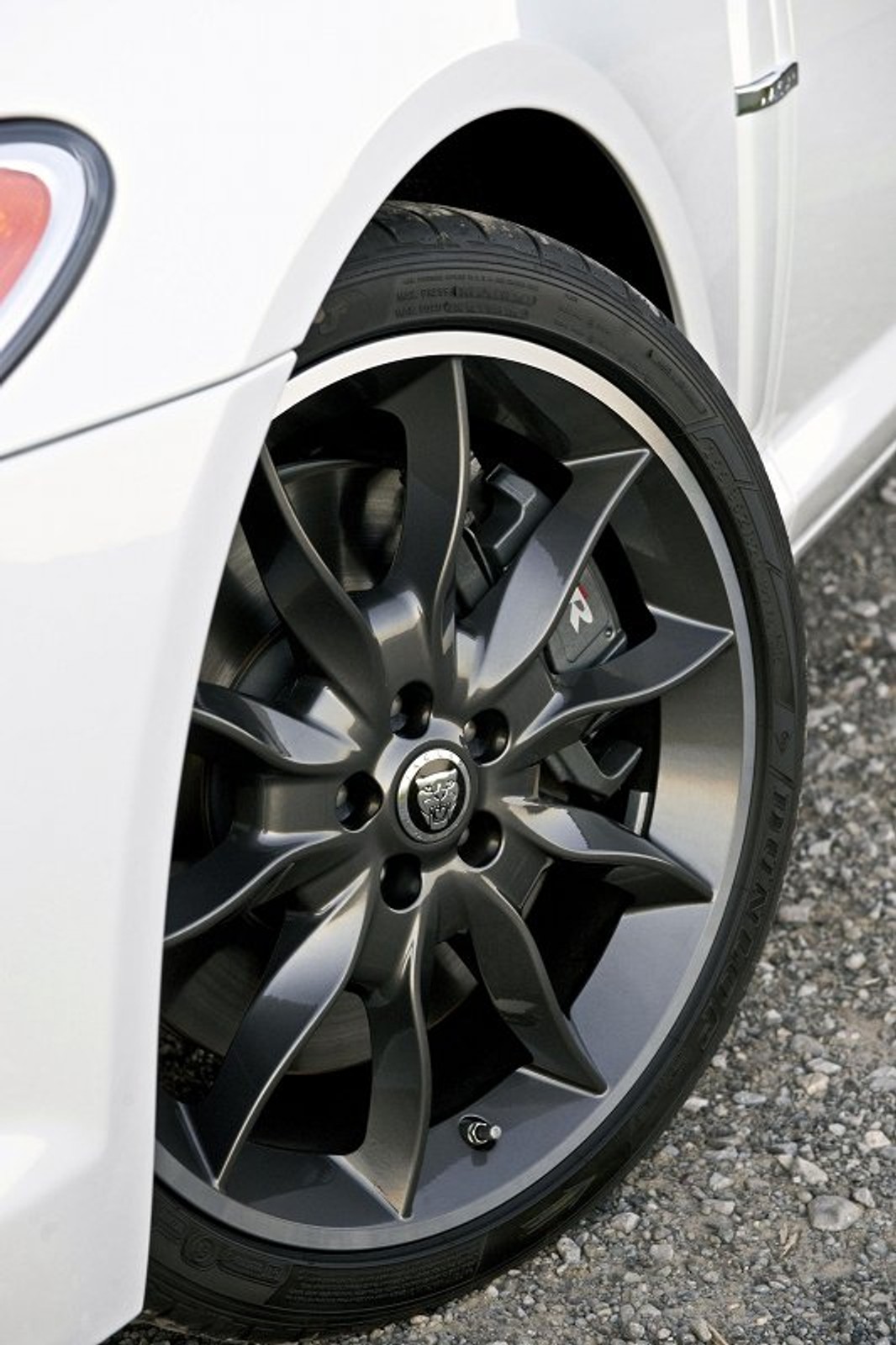 Jaguar XF Black Pack