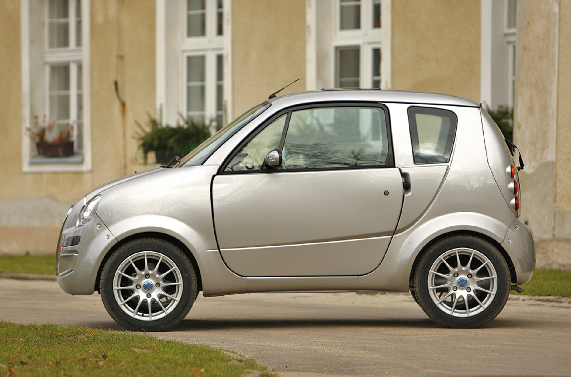 Grecav Sonique: mikrus dla nastolatków