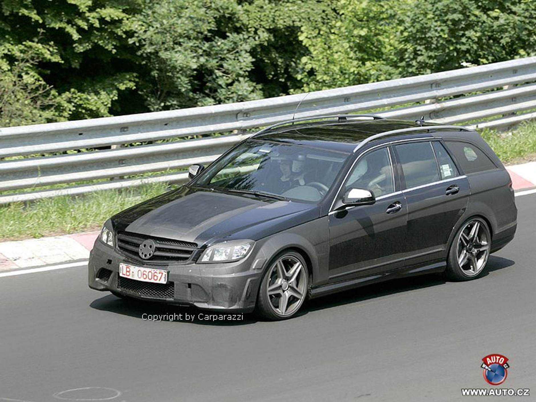 Zdjęcia szpiegowskie: nowe kombi Mercedes-Benz C bez maskowania