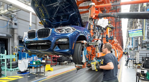 BMW i Daimler wyhamowują inwestycje na Węgrzech