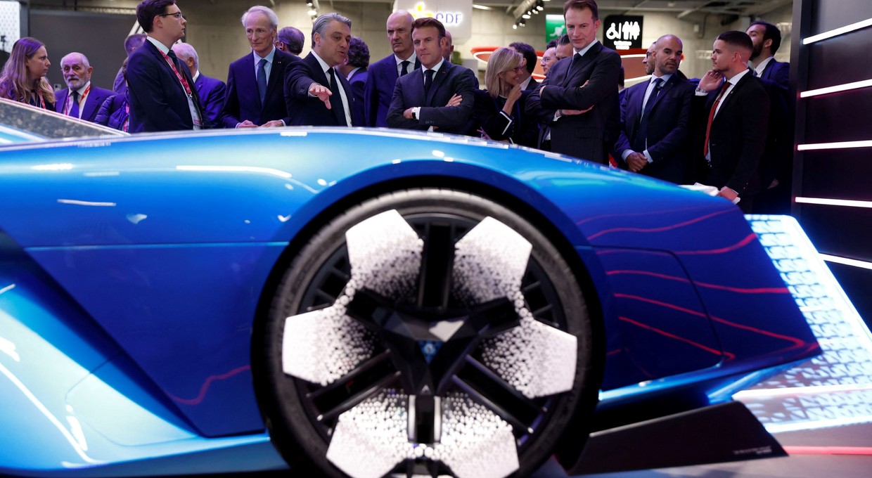 Salon samochodowy w Paryżu pokazuje mizerną kondycję takich imprez. Liczba nieobecnych firm zaskakuje