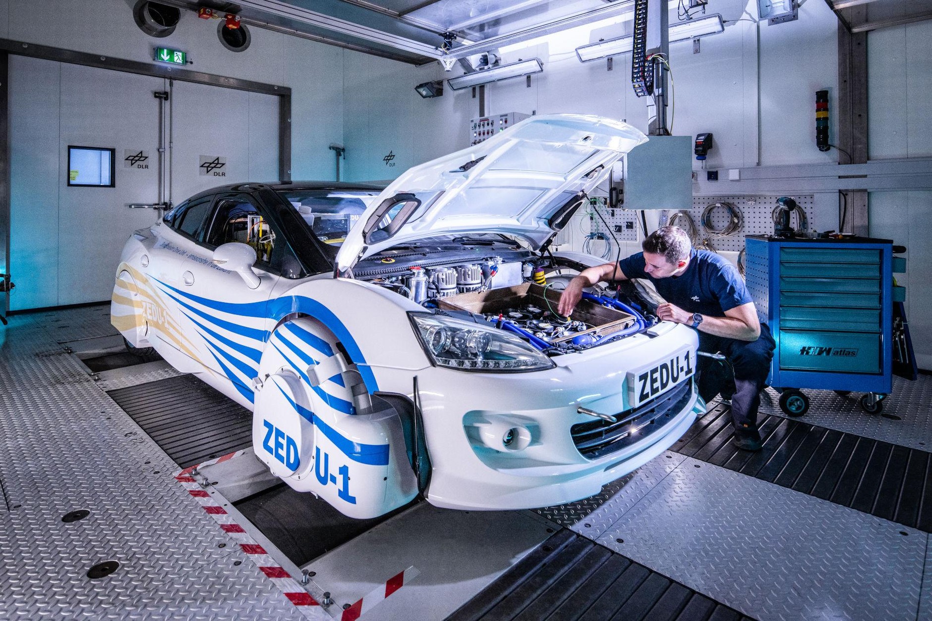 ZEDU 1 - zeroemisyjny samochód stworzony przez badaczy lotnictwa
