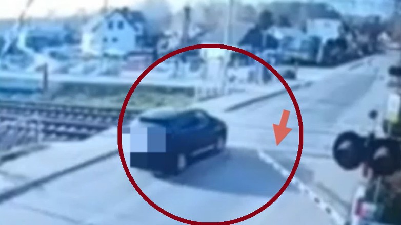 Wjechał na przejazd kolejowy pomimo opuszczonych rogatek