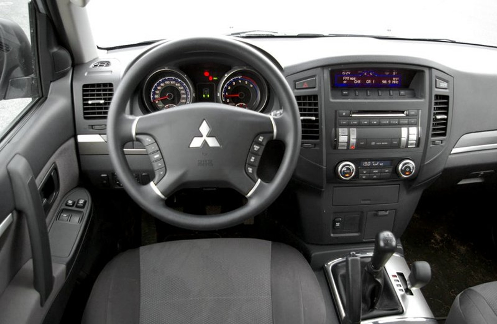 Mitsubishi Pajero 3.2 DI-D SWB – zwinna jaszczurka