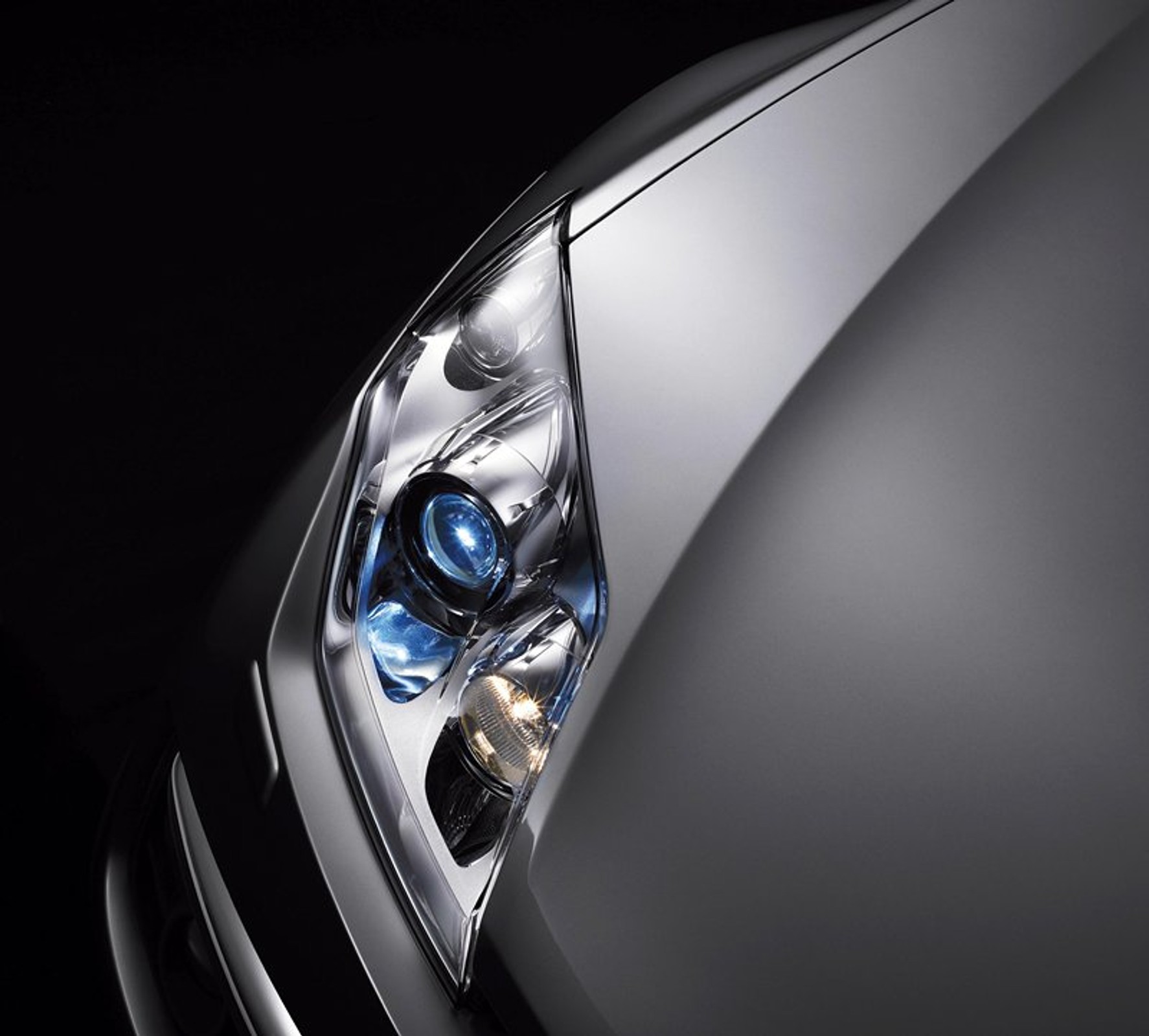 Zdjęcia szpiegowskie: nowy Renault Laguna na krótko przed premierą (+ wideo)