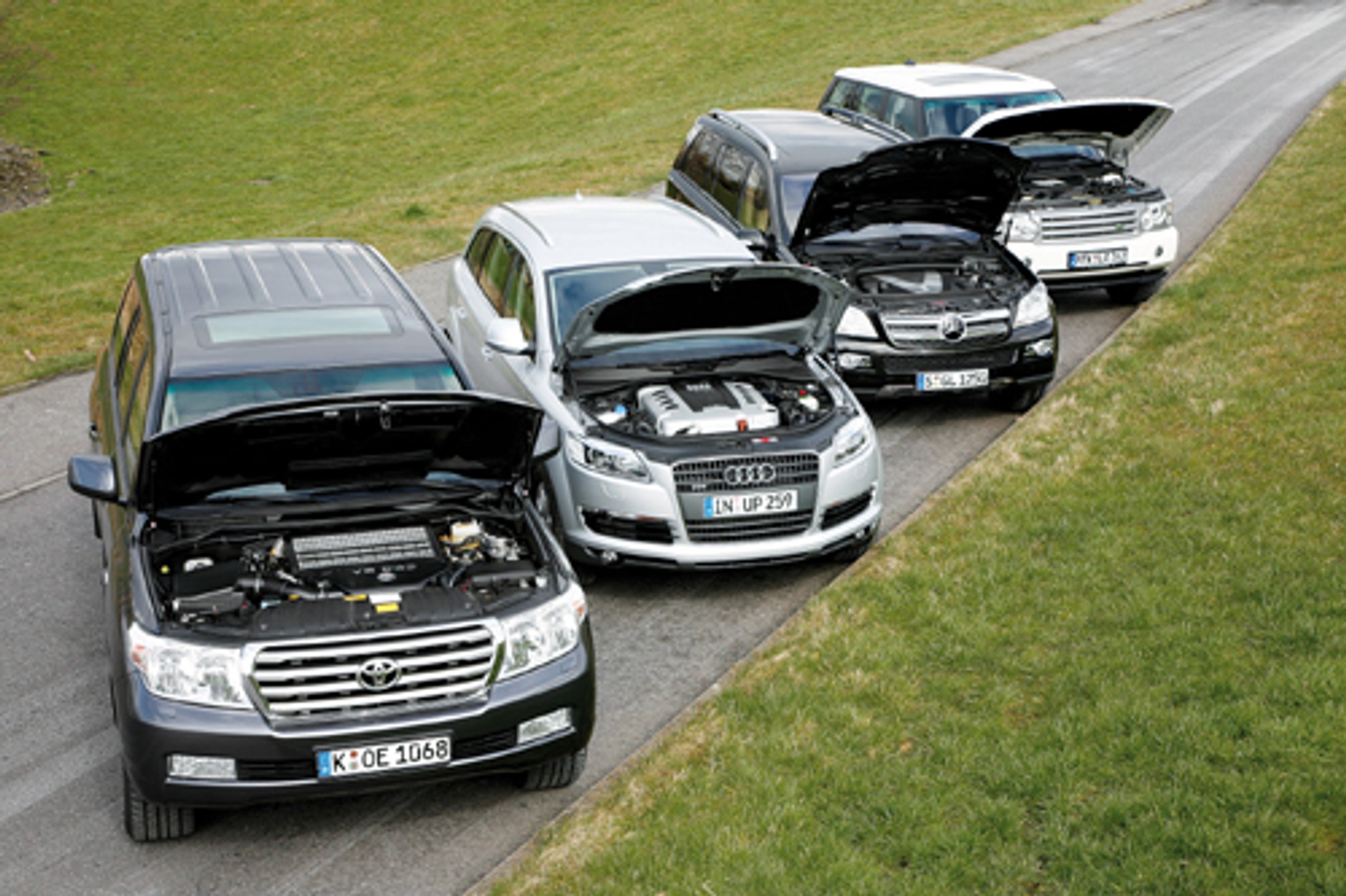 Toyota Land Cruiser V8 4.5 d-4d kontra Audi Q7 4.2 tdi, Mercedes GL 420 CDI i Range Rover TDV8 - Arystokracja w terenie