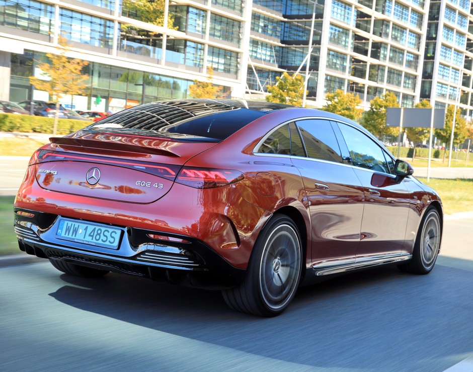 Mercedes EQE